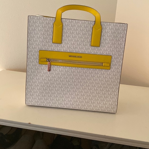 MICHAEL Michael Kors Handbags - Brand new authentic MK bag